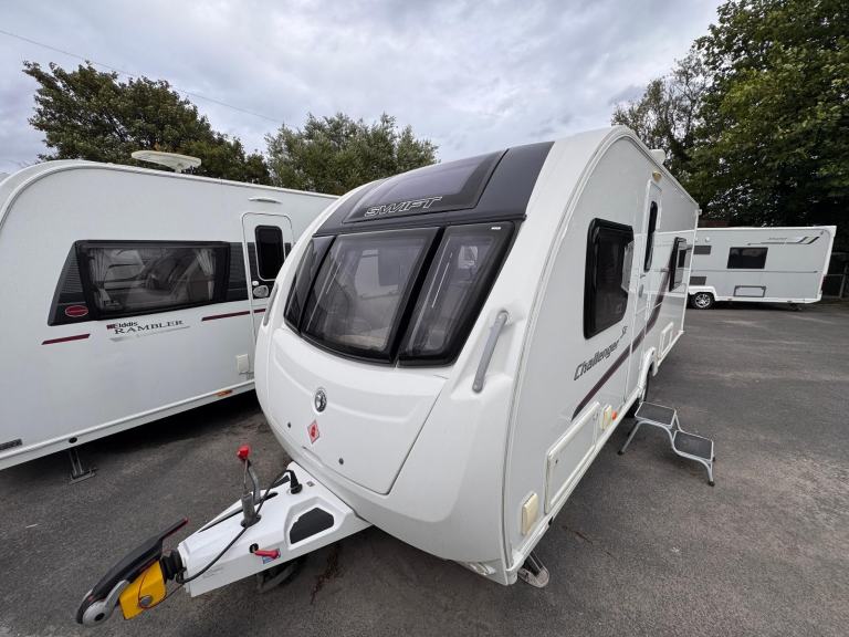 SWIFT CHALLENGER 565 SE 2014 MODEL 4 BERTH FIXED SINGLE BED TOURING CARAVAN