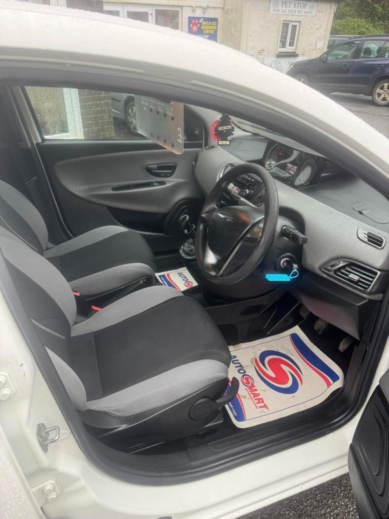 2012 Chrysler Ypsilon 1.2 S 5dr HATCHBACK Petrol Manual