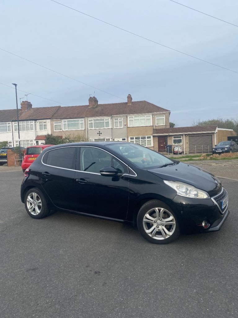 Peugeot 208, Manual, 2013, Low Mileage 