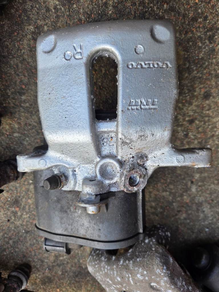 Volvo calipers