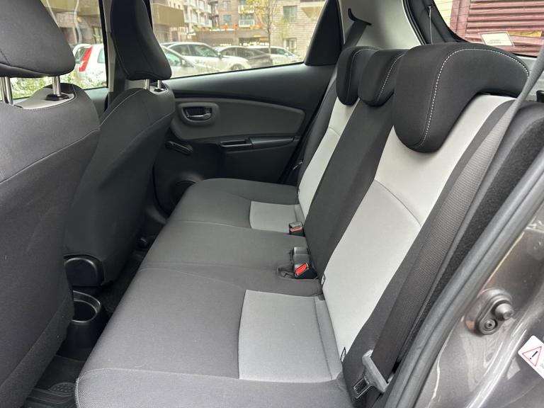 2017 Toyota Yaris 1.5 VVT-h Icon E-CVT Euro 6 (s/s) 5dr HATCHBACK Petrol/Electric Hybrid Automatic