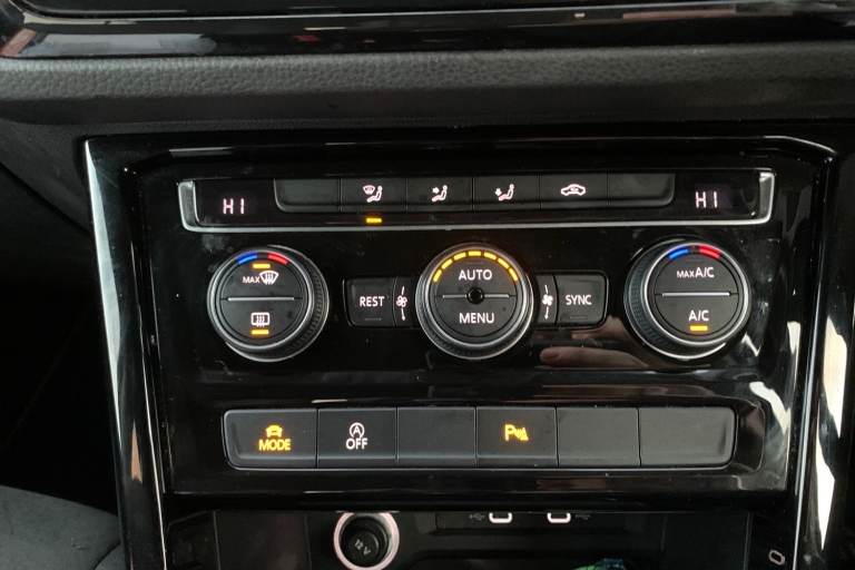 2020 Volkswagen Touran 1.5 TSI EVO SEL 5dr MPV PETROL Manual