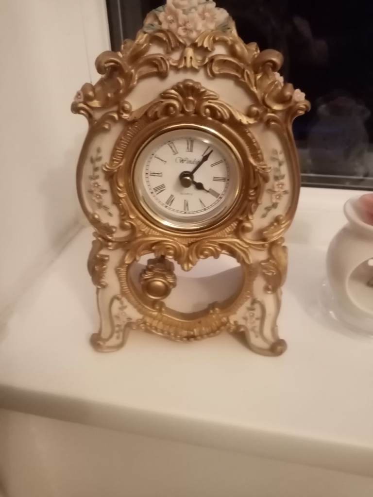 Decorative Mantel Clock – Cream and Gold, Good Condition