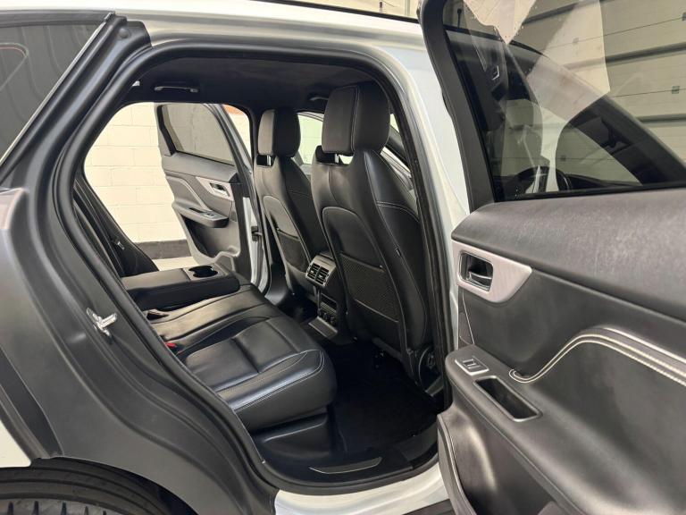 2019 Jaguar F-Pace 2.0 D180 R-Sport SUV 5dr Diesel Auto AWD Euro 6 (s/s) (180 ps) ESTATE Diesel A...