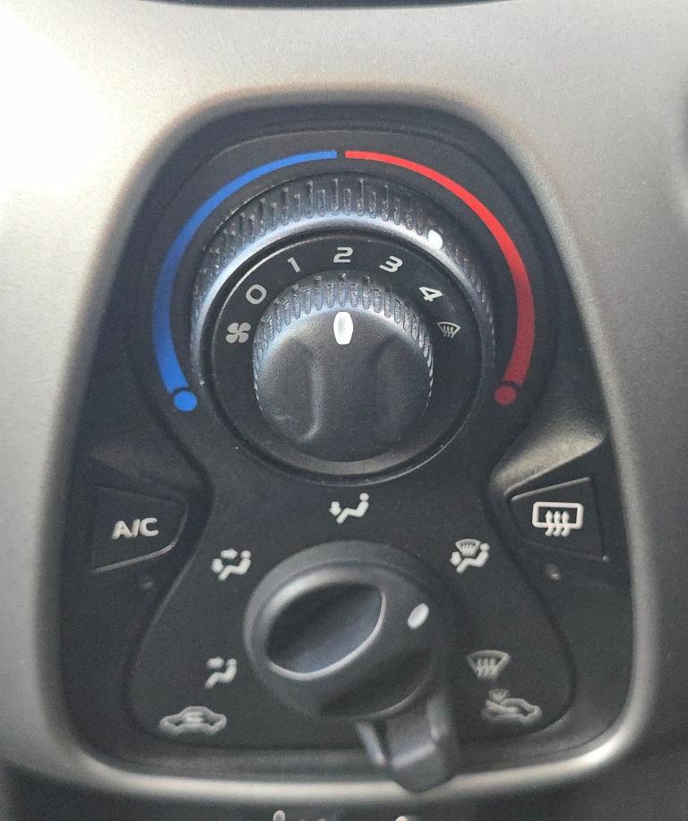 2016 Citroen C1 1.0 VTi Feel 3dr HATCHBACK Petrol Manual