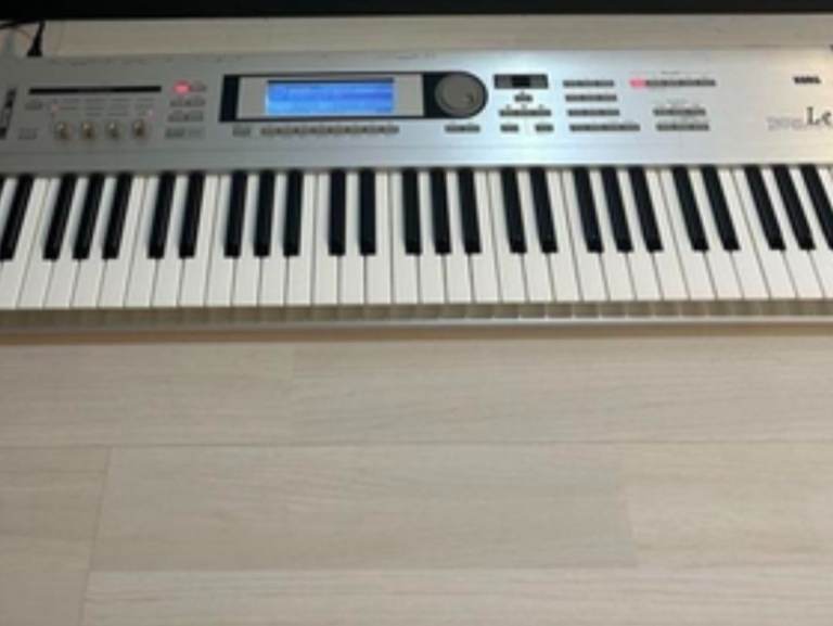 Korg Triton le 
