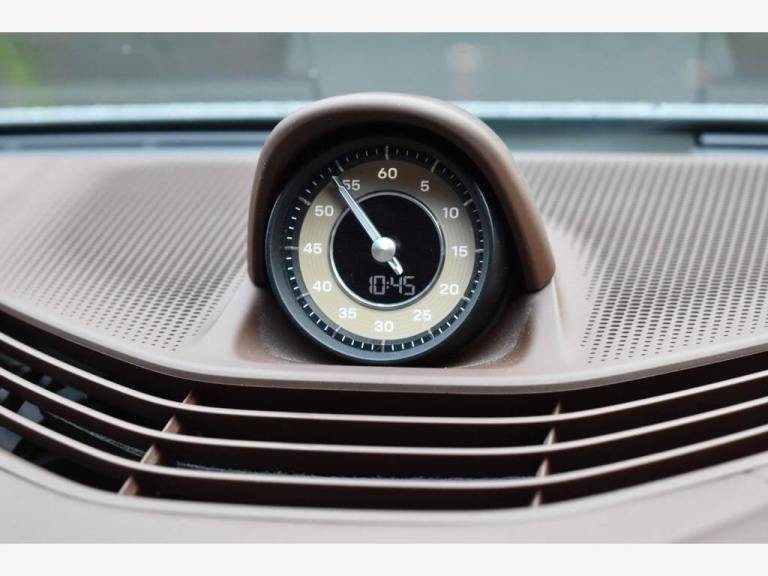 2020 70 PORSCHE TAYCAN 0.0 TURBO S 93KWH 4D 751 BHP