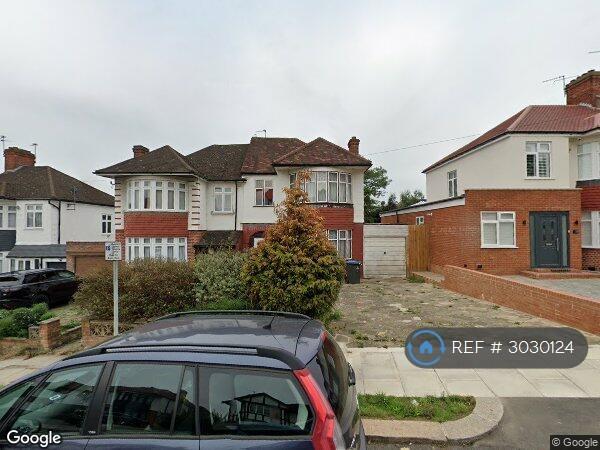 3 bedroom house in South Lodge Drive, London, N14 (3 bed) (#3030124)