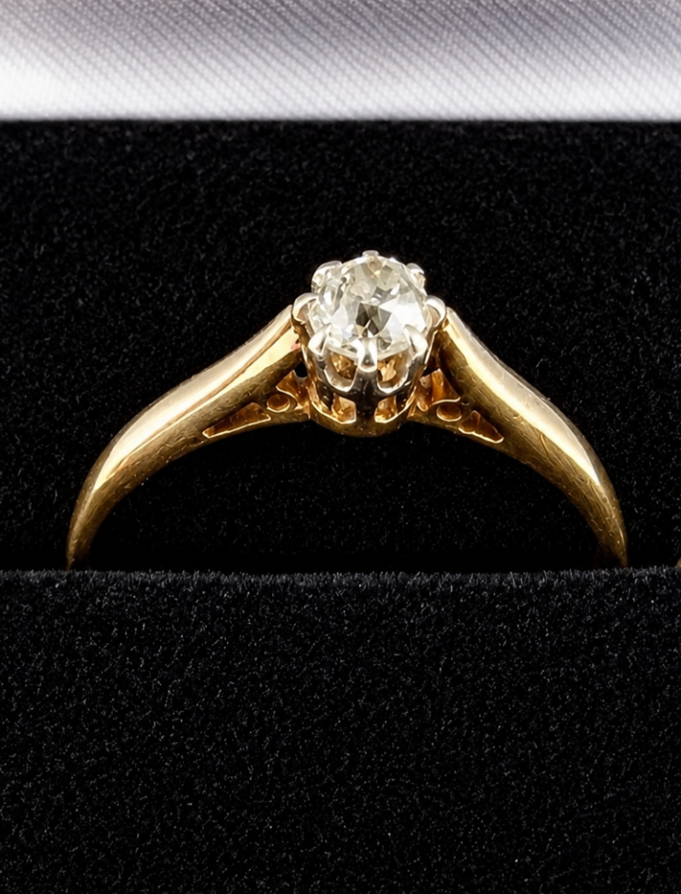 Antique 18ct Gold and Platinum Diamond Solitare Ring