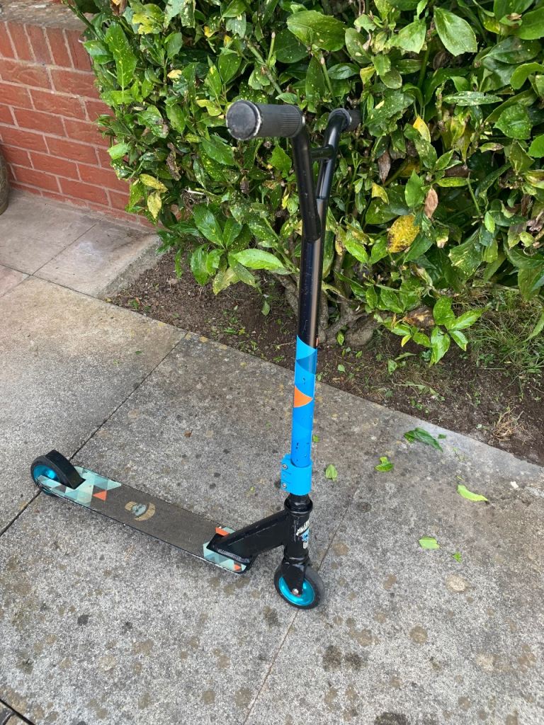 Kids Kick Scooters – Good Condition