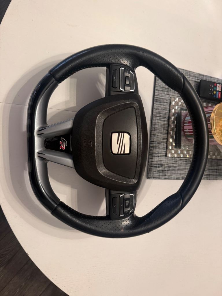 Seat Leon Mk2 FR flat bottom steering wheel 