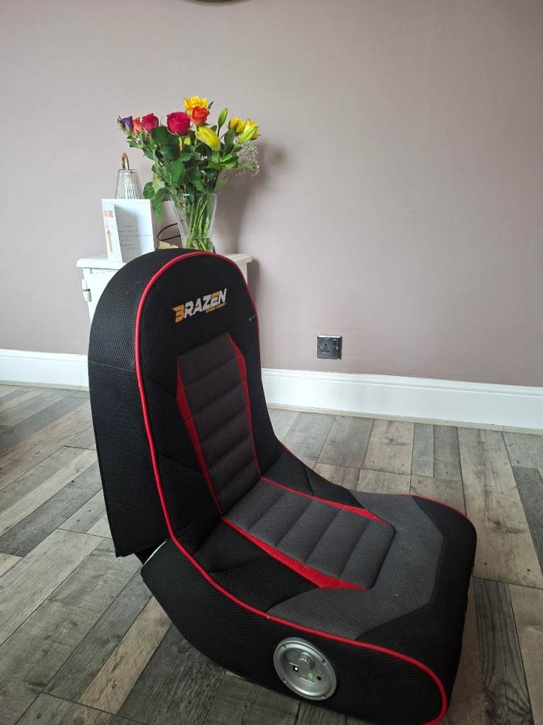 Fold up gaming chair