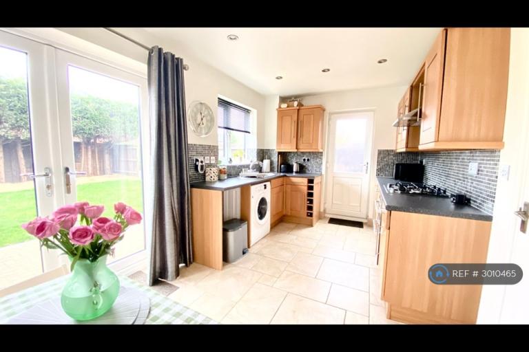 3 bedroom house in Wasdale Gardens, Peterborough, PE4 (3 bed) (#3010465)