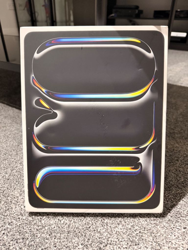 Apple iPad Pro 13-inch (M4) – 256GB – Wi-Fi + Cellular – Space Black