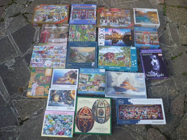 1000 Piece Jigsaw Puzzles  (20 available) £2 each