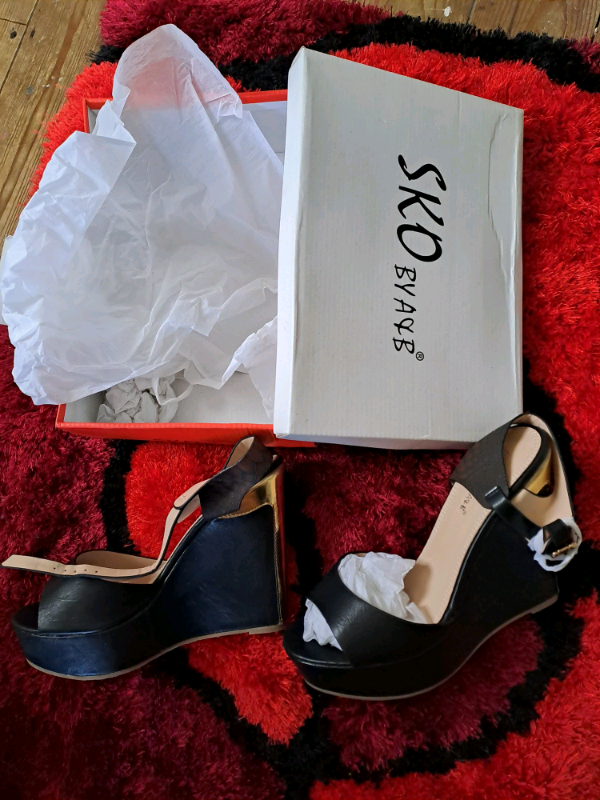 Ladies footwear size 7 new