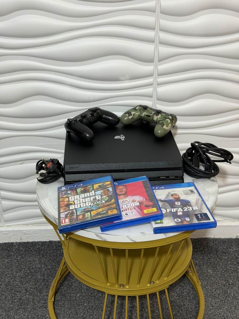 PlayStation 4 pro black 1TB 