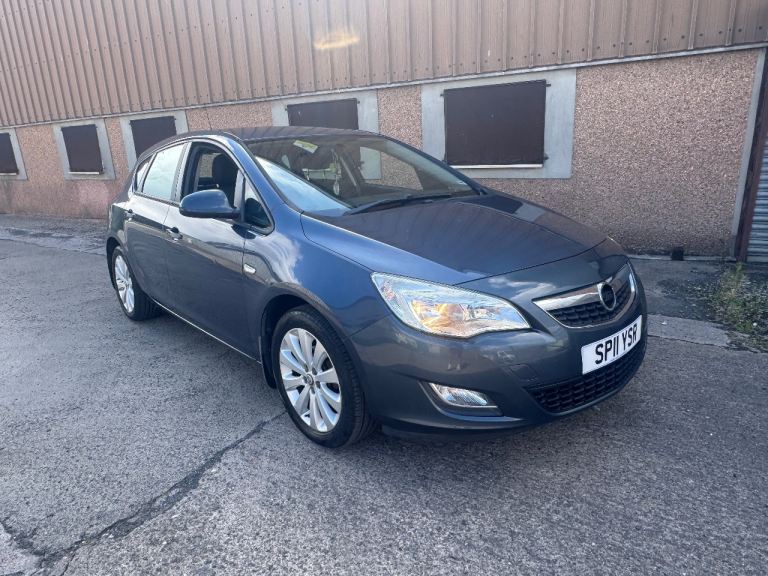 Vauxhall Astra 2011 1.4 petrol 92k miles MOT October lovely driver 