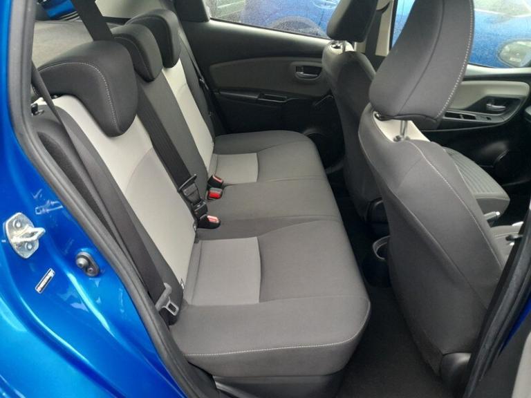 Toyota Yaris VVT-I ICON TECH +nav + camera, AUTO, 2 OWNERS, BLUE