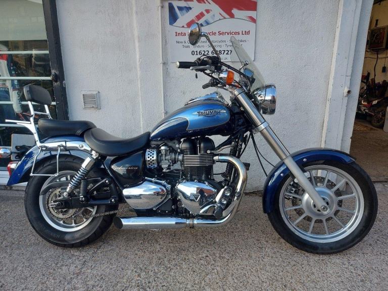 TRIUMPH BONNEVILLE AMERICA CRUISER 865 2009