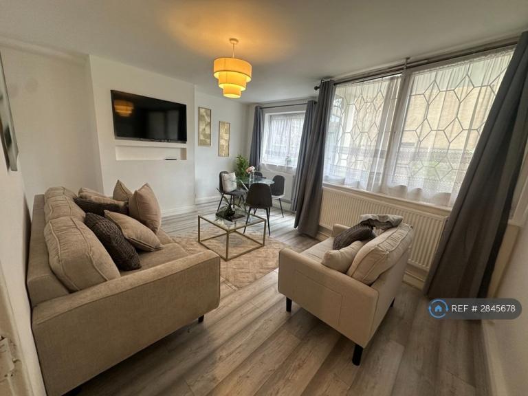 3 bedroom flat in Hammersley House, London, SE14 (3 bed) (#2845678)