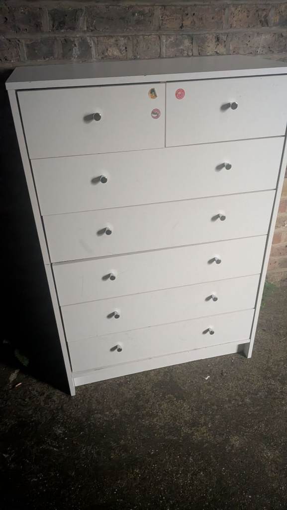 Chester drawers. Collection from Croydon cr02hn 