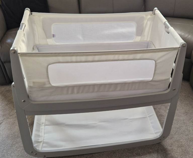 Snuzpod 4 - grey and white