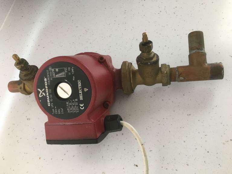 GRUNDFOS SELECTRIC CENTRAL HEATING PUMP AND EXTRAS