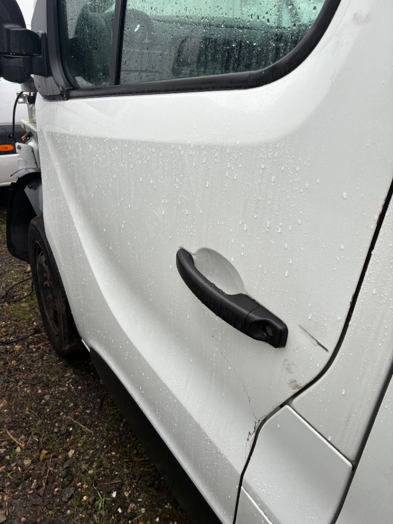 VIVARO / TRAFIC N/S/F DOOR. 