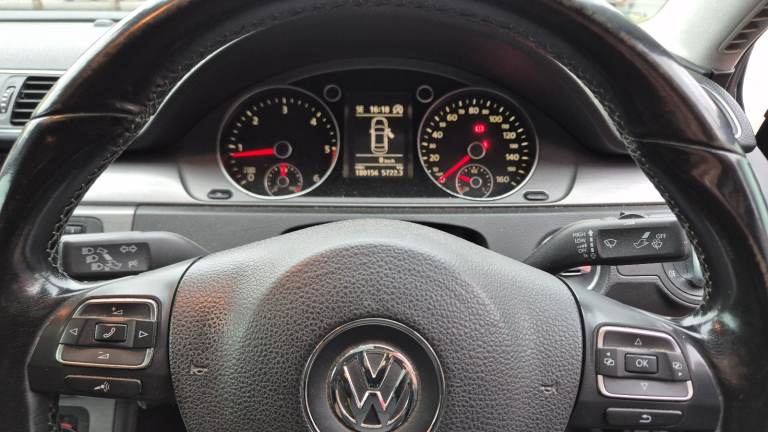 Volkswagen, PASSAT, Saloon, 2010, Manual, 1598 (cc), 4 doors