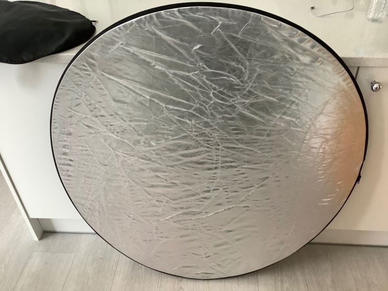 42” PHOTOGRAPHIC REFLECTOR, LARGE 42” (107cm) 5 in 1 COLOURED……. PRICED TO SELL AT 