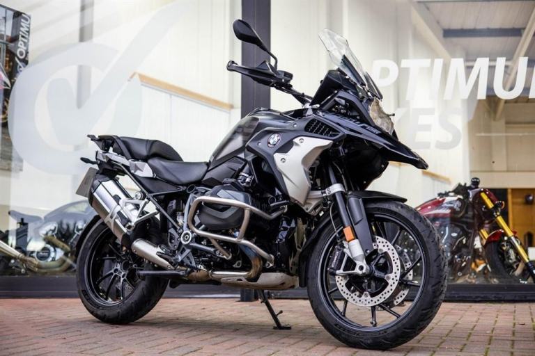 BMW R 1250 GS TRIPLE ! LOW MILES ! STUNNING