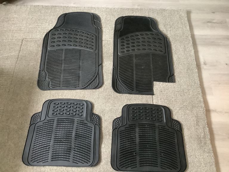 FOR VW TIGUAN - HEAVY DUTY RUBBER CAR MATS UNIVERSAL FIT