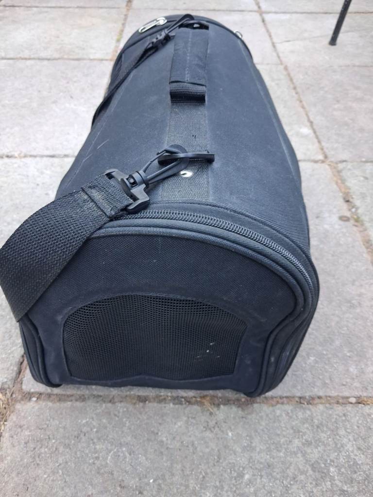 Cat carrying bag