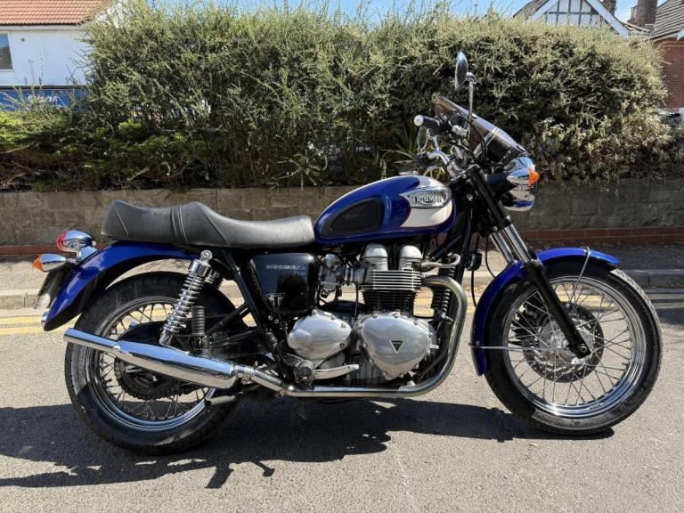 TRIUMPH BONNEVILLE T100 2006
