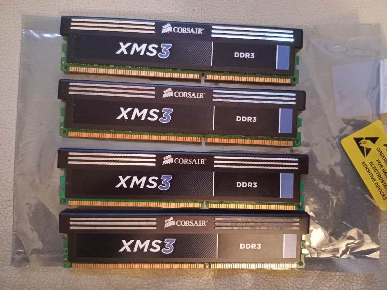 CORSAIR XMS3 DDR3 MEMORY PACK OF 4 STICKS 