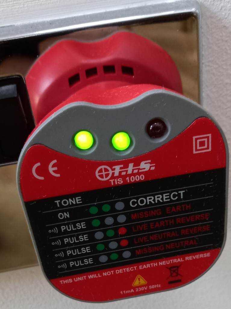 TIS 1000 Electrical 230V 13A Plug In Socket Tester With Sounder Buzzer ...