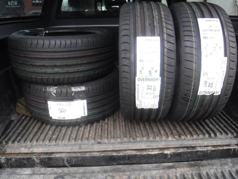 Nankang 225/40ZR18 car tyres . New