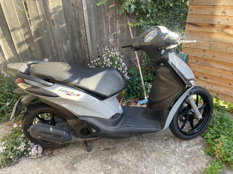 2024 Piaggio Liberty 125s – Very Low Mileage (7k Miles) – Spares / Easy Project