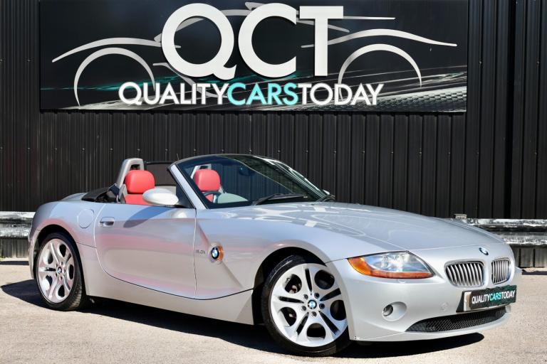 BMW Z4 Roadster 3.0 Manual * 1 Lady Owner + Titanium Silver + Coral Red + 58k*