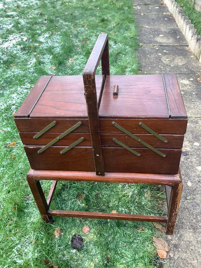 Vintage Cantilever Sewing Machine 