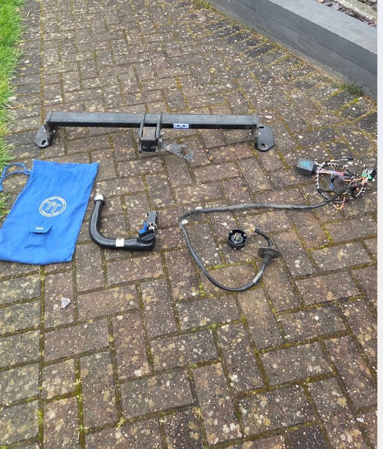 BMW DETACHABLE TOW BAR