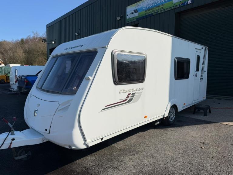2011 SWIFT CHARISMA 570 - 6 BERTH CARAVAN 