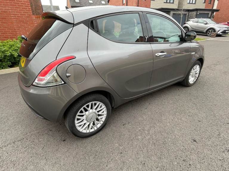 Chrysler Ypsilon 1.2 Hatchback 2014 New Mot 6 October 2027