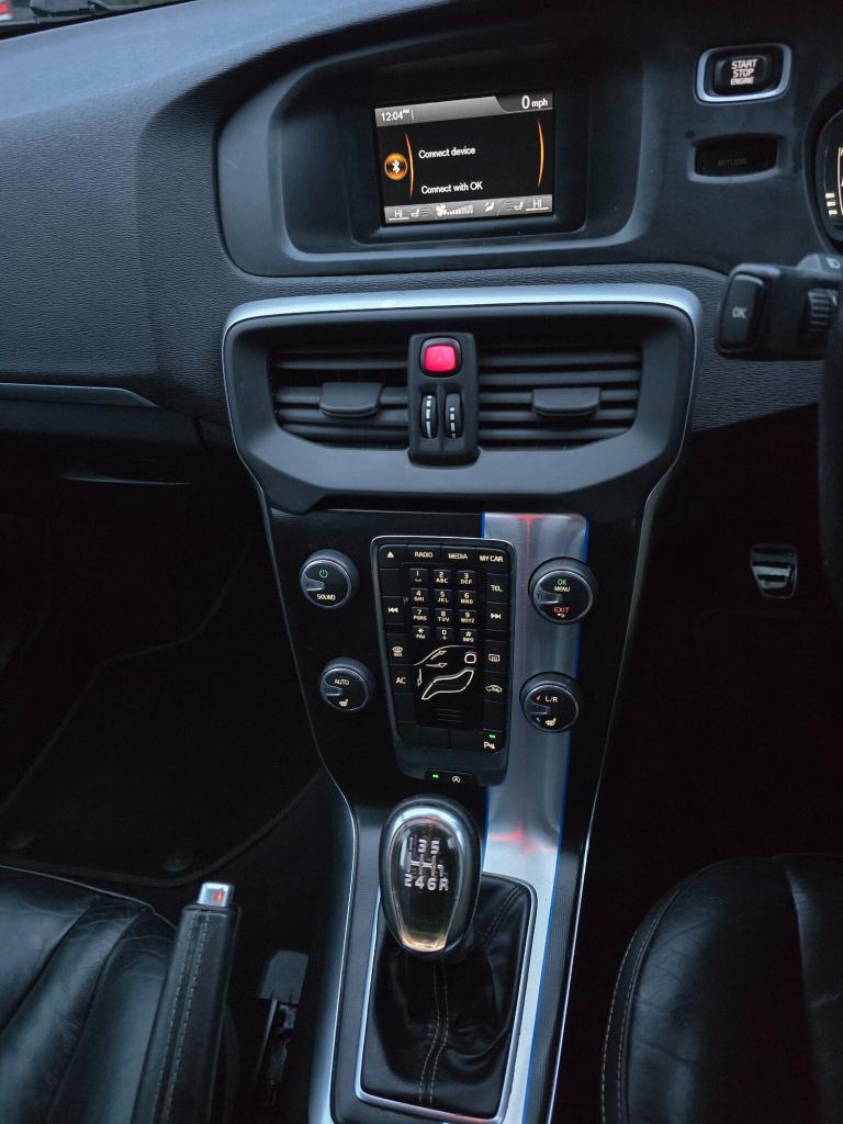 2013 Volvo V40 D3 R DESIGN 5dr HATCHBACK Diesel Manual