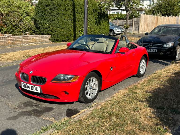BMW Z4 2.2L (2004) - 2 Owners, HPI Clear, Full History & 11 Months MOT