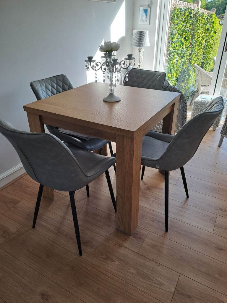 4 Dining Chairs
