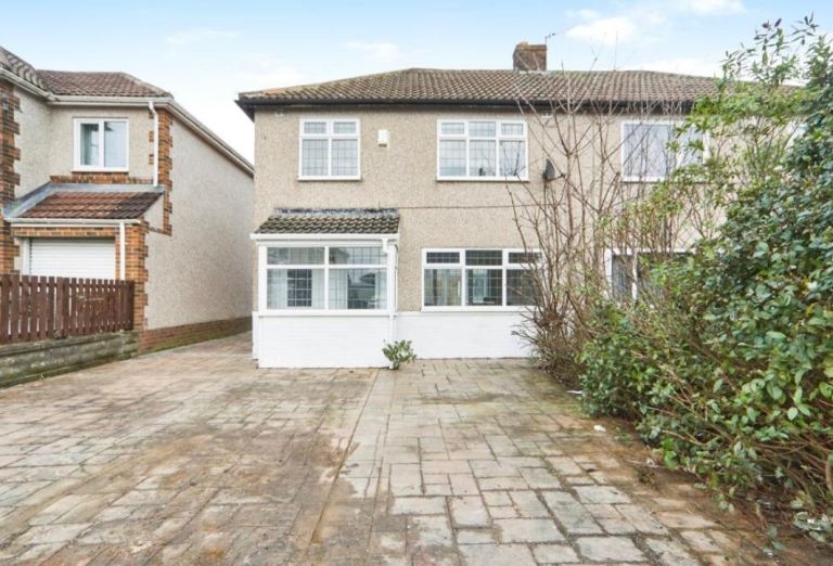3 Bedroom house for Rent - Wrose BD2
