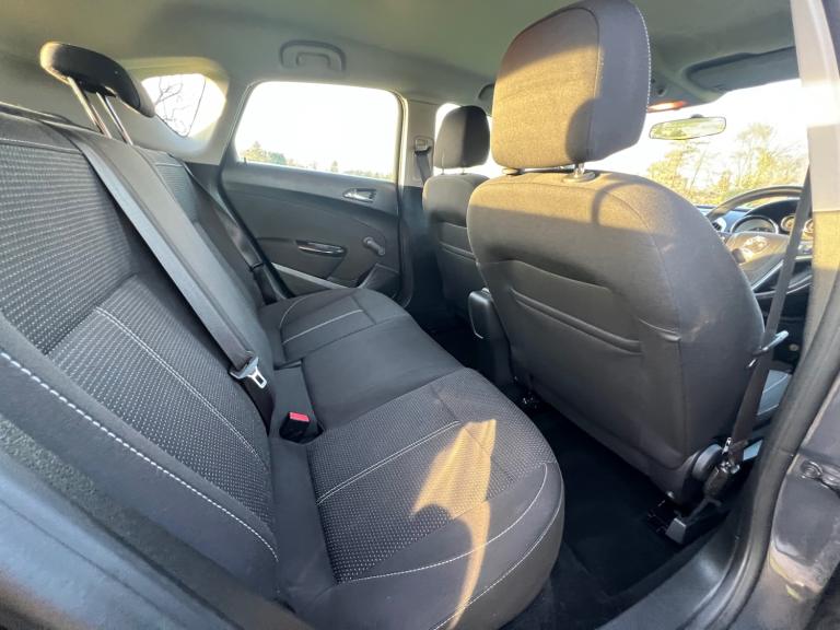 2013 Vauxhall Astra 1.7 CDTi 16V ecoFLEX 130 SRi 5dr [Start Stop] HATCHBACK Diesel Manual