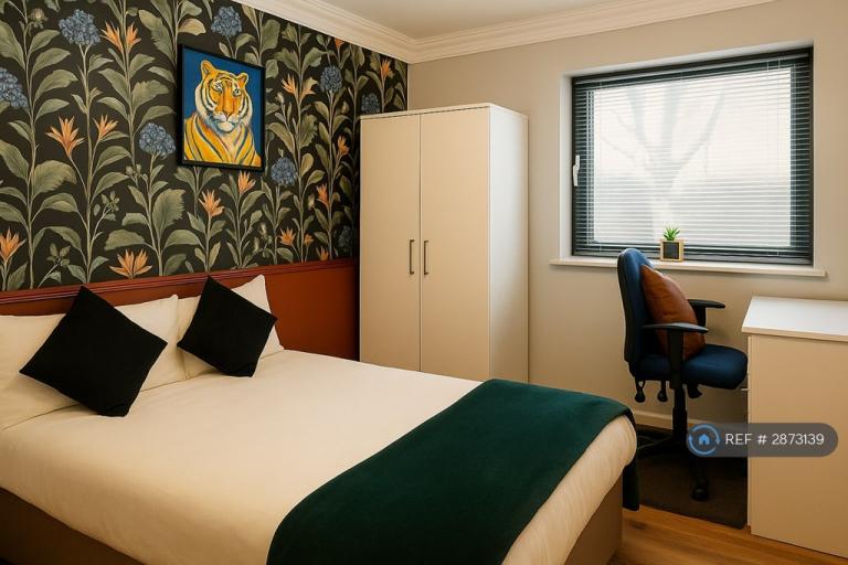 2 bedroom flat in The Reach, Liverpool, L3 (2 bed) (#2873139)